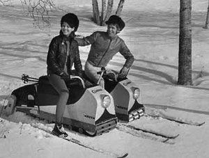 Larven Snowmobile