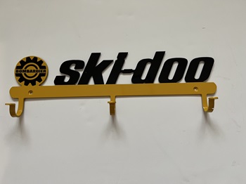 Metal with 3 hooks