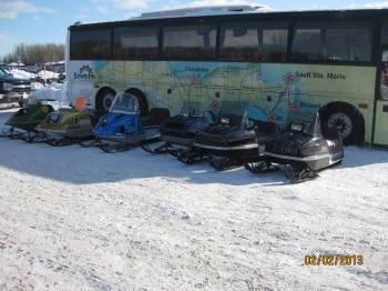 Vintage display & Kewadin bus