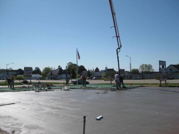 Floor pour